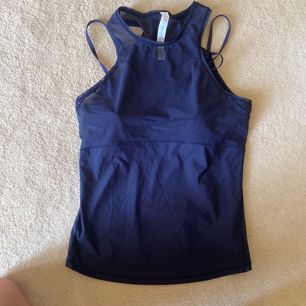 Lululemon size 6 built in bra tank top